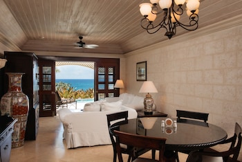 2 Bed Ocean View Suite with 28ft Pool