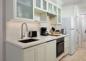 Junior Studio Suite, Partial Ocean View