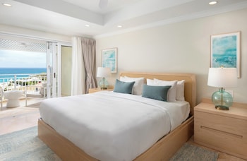 Luxury Room, 1 King Bed, Partial Ocean View