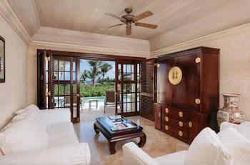 2 Bed Ocean View Suite with 28ft Pool