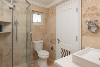Junior Studio Suite, Partial Ocean View