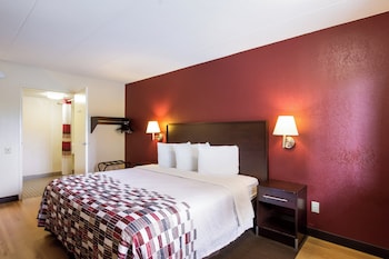 Standard Room, 1 King Bed, Accessible (Smoke Free)