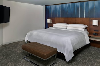 Suite, 1 Bedroom, Tower (View)