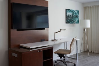 Studio, 1 King Bed with Sofa bed