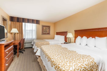 Room, 2 Queen Beds, Non Smoking