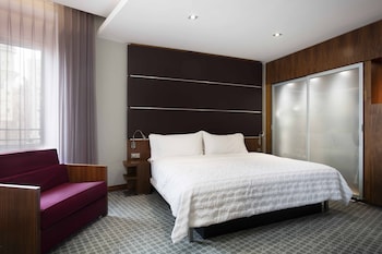 Deluxe Room, 1 King Bed