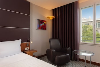 Deluxe Room, 1 King Bed