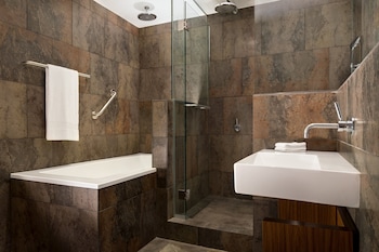 Suite, 1 Bedroom, City View, Corner