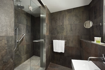 Suite, 1 King Bed (Prestige)