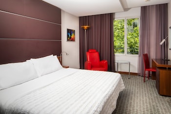 Deluxe Room, 1 King Bed