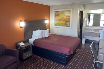 Standard Room, 1 Queen Bed