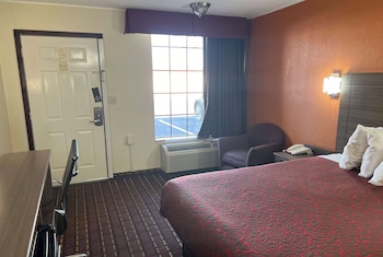 Standard Room, 1 Queen Bed