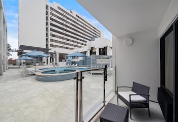 Room, 2 Queen Beds, Patio, Poolside