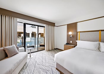 Room, 2 Queen Beds, Patio, Poolside