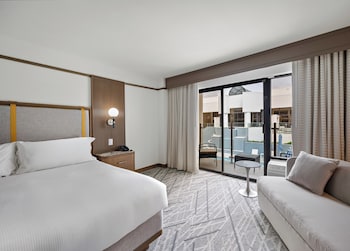 Room, 1 King Bed, Patio, Pool View