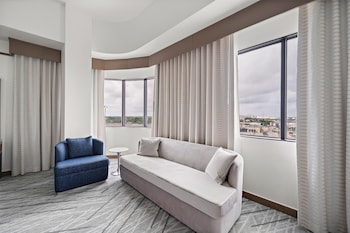 Suite, 1 King Bed