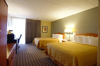 Suite, 2 Queen Beds and 1 Sofa Bed, Non Smoking