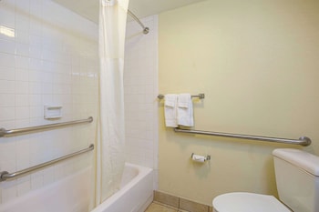 Suite, 1 King Bed, Accessible, Non Smoking