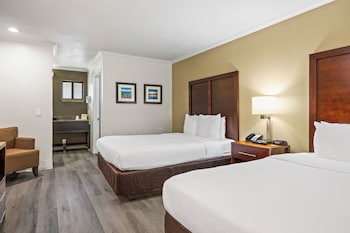 Standard Room, 2 Queen Beds, Non Smoking