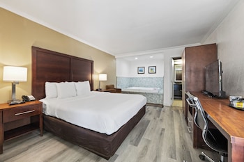 Room, 1 King Bed, Non Smoking, Hot Tub