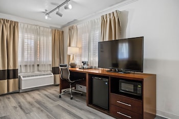Suite, 1 King Bed, Non Smoking