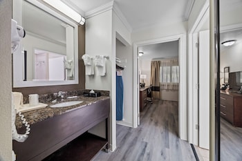 Suite, Multiple Beds, Non Smoking