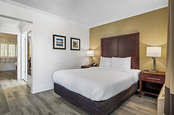 Suite, Multiple Beds, Non Smoking