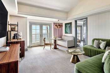 Executive Suite, 1 Bedroom, Resort View