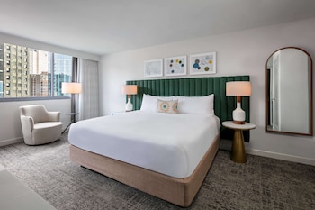 Premier Room, 1 King Bed, Accessible