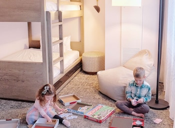 Junior Suite, 1 King Bed (Family)