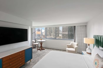 Premier Room, 1 King Bed, Accessible