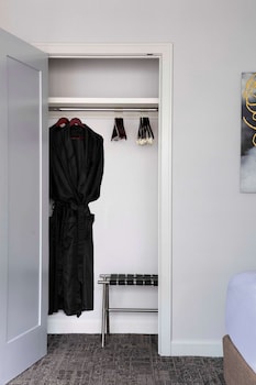Premier Room, 2 Queen Beds, Accessible (Royal, Roll-In Shower)