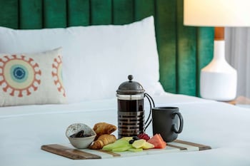 Premier Room, 2 Queen Beds, Accessible (Royal, Roll-In Shower)