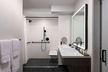 Room, 1 King Bed, Accessible (Roll-In Shower)