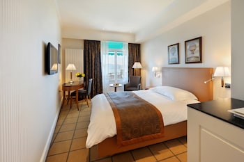 Single Room, Lake View