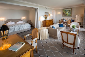 Executive Suite, Lake View