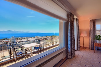 Executive Suite, Lake View