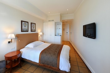 Single Room, Lake View
