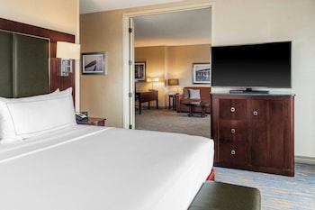 Room, 1 King Bed with Sofa bed, City View (Corner)