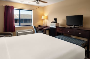 Standard Room, 1 King Bed