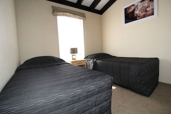 Family Apartment, 1 Bedroom, Non Smoking, Kitchenette (Family Unit)