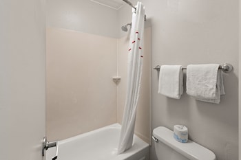 Standard Room, 1 King Bed (Smoke Free)