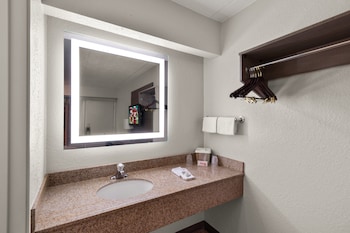 Standard Room, 1 King Bed (Smoke Free)