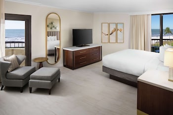 Suite, 1 King Bed with Sofa bed, Ocean View
