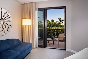 Room, 1 King Bed with Sofa bed, Partial Ocean View (Hearing)