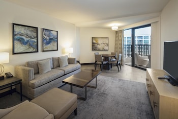Suite, 1 King Bed with Sofa bed, Partial Ocean View (Roll-In Shower, Mobility)