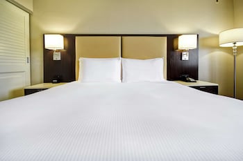 Room, 1 King Bed, Patio