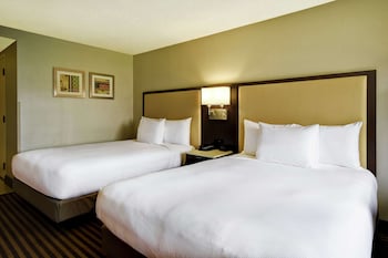 Room, 2 Queen Beds, Patio