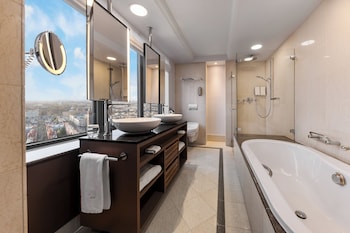Panorama King Room