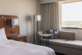 Club Room, 1 King Bed with Sofa bed